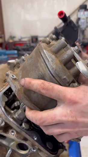 Tearing down an LML duramax - Dave explains one of the things that happens when an injector fails #autoshop #carrepair #enginebuild #duramax -7285838482612817194 | Bobby Ball