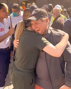 20K views · 1.8K reactions | Hemos vivido grandes Alegrías con el Pueblo Dominicano, y hoy nos toca LLORAR  con ellos. Estamos Rotos por dentro al ver estas imágenes donde vemos tantas amistades sufriendo y tantas amistades que perdieron la vida. Todo esto es tan fuerte.. REPÚBLICA DOMINICANA  ESTAMOS CON USTEDES.  | Grupo Mania | Facebook