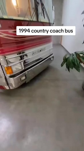 1994 country coach #rvrepair #motorhome #rvlife #oregon #luxury #prevost #rvlifestyle #rvliving #onthisday #countrycoach #buslife #bus #rv | Dawn May