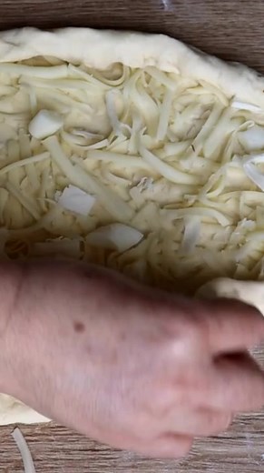 24K views · 276 reactions | Ev yapimi peynirli yumurtali pide, tarifi sayfamda bulabilirsiniz #essen #food #yemek #tarif | Aynurun yemek ve pasta tarifleri | Facebook