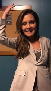 55K views · 119 reactions | Adriana Esteves tem um novo amor. Depois de sacudir o Brasil com a Carminha, ela vem como Laureta, em 'Segundo Sol' nova trama das 21. Uma mulher sorridente e extrovertida, porém uma das vilãs da novela. Veja a entrevista da atriz. | CARAS Brasil | Facebook