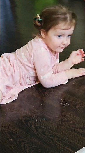 Уборка мыльными пузырями😁 #дневникмамы #развлечения #игры #мыльныепузыри ‪@babylife4102‬