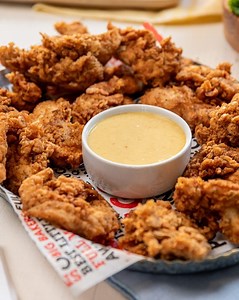 Backyard bash? Lake day? Block party? We’ll bring the bites, you bring the people. ☀️ Order Full Moon BBQ TODAY for your 4th of July gathering! 🇺🇸 | Full Moon BBQ