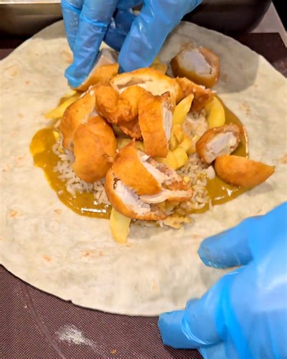 The 4 in 1 Chinese wrap... 🤤 | FOODbible