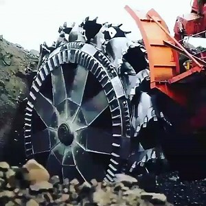 Coal mining with Dragline Bucket and Bucket-wheel excavators  #mechanical #engineering #machinery #design #coal #mining #dragline #bucket #wheel #excavator #heavyequipment #hot #amazing #video #clip #monster #giant #fifa #huge #engine #industry #technology | Engineering Planet | Facebook