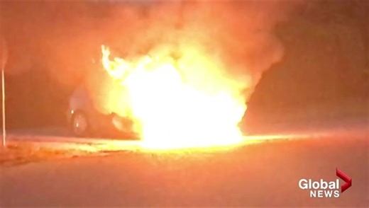 RV fire closes Highway 3, east of Osoyoos - Okanagan | Globalnews.ca