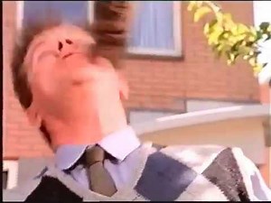 Nestle Motta Rolo Ice Cream - Elephant Hit that Man Commercial / Reclame 1998