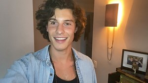 Tonight, join Shawn Mendes in celebrating the magic of film at the 2020 TIFF Tribute Awards. Shawn Mendes joins honourees Kate Winslet, Sir Anthony Hopkins, Terence Blanchard, Tracey Deer, Chloé Zhao and Mira Nair, at the TIFF Tribute Awards airing September 15 at 8pm ET/PT on CTV in Canada, and streamed internationally by Variety from 8.30pm ET/PT. | TIFF