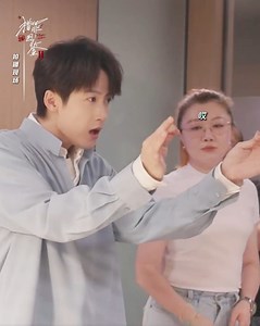 #檀健次【獵罪圖鑑2】新鮮片場花絮，驚現PIKO太郎？ 戲内的獵罪小分隊嚴肅專業，戲外嚴肅不超過一秒 沈翊唸台詞像是rapper，瞬間化身PIKO太郎😂 路隊和城隊也不甘示弱的敲打節奏！ 鎖定 iQIYI 、騰訊視頻，每晚18點【獵罪圖鑑】第二季現正熱播中 ​​​ ​. #TanJianci #đànkiệnthứ #ถานเจี้ยนซื่อ #搞笑 #獵罪圖鑑 #UnderTheSkin #陸劇 #PIKO #PPAP | 檀健次Tan Jian Ci