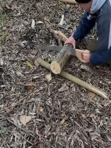 Cozy bushcraft shelter between two trees | Mighty Banana