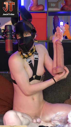 I got a new toy :3 this one is kinda smoll, wait no it's actually the size of my forearm.... so yes actually kinda small! Use code "Davey" for a discount ;) @thejockluke