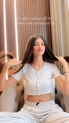 푴풂풏풔풊 on Instagram: "We all have that friend狼 #explorepage #trending #trendingreels #realatableposts #relatable #trendingsongs #reelsinstagram #relatablereels"