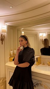 15K views · 122 reactions | Level up your mirror selfies! 盧✨ Don’t miss our 86% discount - Link in story  #iphonephotography #selfie #mirrorselfie | iPhone Photography School | Facebook