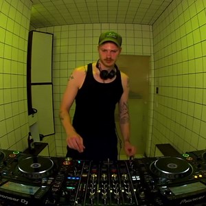 Significant Other (Club Night Club/Youth, NYC), Feloneezy, Stevie Whisper, Fujita Pinacle @ KC Grad 22.03. at 22h Belgrade’s own Feloneezy & Stevie Whisper join forces to present a night of big sound system rollers at KC Grad with a very special guest from New York via Berlin. Closing the night off is a joint effort by Fujita Pinnacle & Nasty Nancy, hailing from Slovenia and extending the line up into pure club euphoria. Significant Other is a DJ & Producer currently based in Berlin, Germany. Al