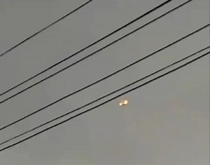 Ruské vojenské lietadlo sa vo štvrtok zrútilo do mora pri anektovanom polostrove Krym. Pilotovi sa podarilo katapultovať, informuje TASR podľa agentúry AFP, ktorá sa odvolala na miestne úrady. Viac v článku: https://tinyurl.com/3b2tuysp #lietadlo #krym #rusko #ukrajina #vojna | Plus TV