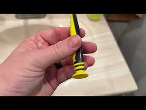 Colgate Batman Toothbrush for Children with Suction Cup Review