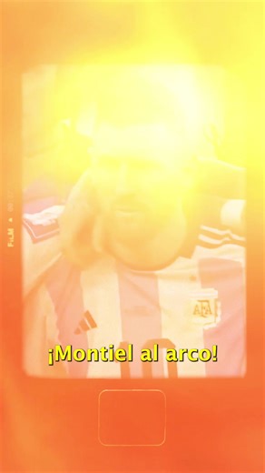 🇦🇷⚽🥳 MUCHAAACHOOOS 🇦🇷⚽🥳 A un año de ser #campeones del #mundo ⭐⭐⭐, nuestra pasión sigue intacta. El 18 de diciembre del 2022 nos abrazamos, lloramos, gritamos, reímos, sufrimos, alentamos con el corazón y ¡levantamos la #copa 🏆! Juntarse a ver los #partidos de la selección siempre es un buen motivo para #compartir con personas queridas ✨, #comer cosas ricas 🍽️ y #brindar 🍻. 👉🏼 Celebramos el Aniversario del Mundial en @templelaplaza para revivir cómo se prepararon, disfrutaron y festej