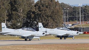 5.2K views · 182 reactions | Two Pilatus PC-21 aircraft A54-046 and A54-047 depart in a dual takeoff (side by side) RAAF Base Williamtown July 2025 #fighterworld #williamtownplanespotting #planespotting #canonr7 | Williamtown Plane Spotting | Facebook