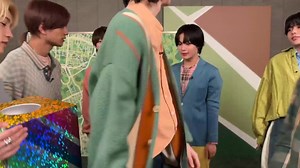 きょろりゅちぇ💜🧡 おんぶが独特がゆえに見切れないように気にしてくれるりゅちぇありがとう☺️ りゅちぇの語尾に合わせて一緒に首傾けるの可愛いいいい🥹💜 #ドビデル #なにわ男子 #高橋恭平 #大西流星