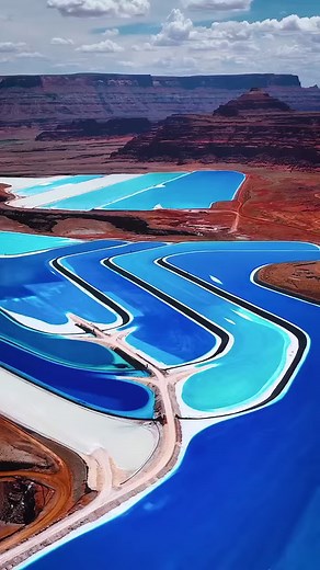 Discovering Potash Ponds in Moab, Utah, USA 📹: Instagram/funkdrone #potashponds #moab #moabutah #usa #thediscoverer #reel #reelsfb #reelsvideo #reelstrending #reelsviral #travelling #traveler #traveltheworld #travels #traveladdict #travellife #traveldiaries #travelawesome #travelholic #travelbug #travelstoke #traveldeeper #travelers #worldtraveler | The Discoverer