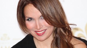 Hélène Segara : "Tout commence aujourd'hui", son nouveau single signé Jean-Jacques Goldman