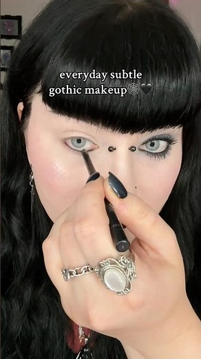 Everyday subtle gothic eye makeup tutorial