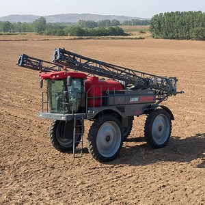 [Hot Item] 4000L Pull Behind Yard with Boom Farm Farmland Field Crop Power Sprayer