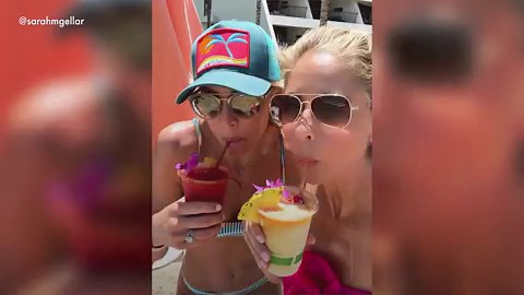 Sarah Michelle Gellar is a sunkissed goddess on tropical vacation