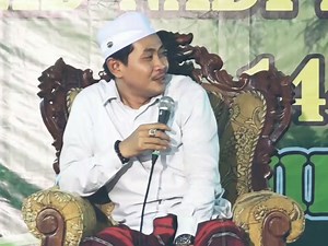 1.1M views · 20K reactions | JADILAH SEPERTI IKAN DILAUT - KH.ANWAR ZAHID | Ngaji Bareng Gus Miftah | Facebook