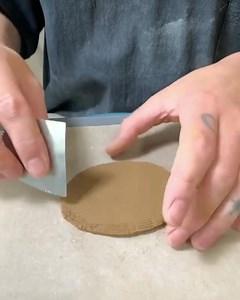 How to pinch and coil build a vase ❤️ ••• Follow @malwinakleparska for more! | The Ceramic School