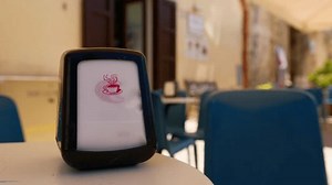 Serre-mains serviettes dans Scopello ensoleillé, centre-ville : vidéo de stock (100 % libre de droit) 3888371683 | Shutterstock