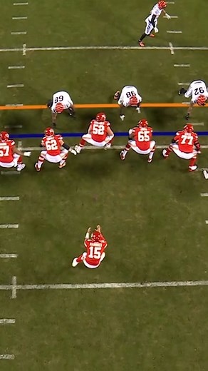 152K views · 2.9K reactions | Mahomes ➡️ Kelce ... chef's kiss奈 : #CINvsKC on CBS : Stream on NFL+ | NFL | Facebook