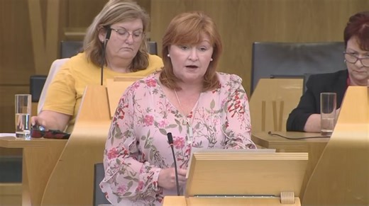 📣👧 CHILD POVERTY 🗣️ There are real issues of hidden poverty for children and young people in rural areas, including in Dumfries and Galloway and the Scottish Borders. 🗣️ Research – including the 10,000 voices report by the D&G Youth Council – has shown that young people in rural areas are disproportionately impacted by poverty. 🙋‍♀️ You can watch me raise this with the Government ⬇️ | Emma Harper MSP