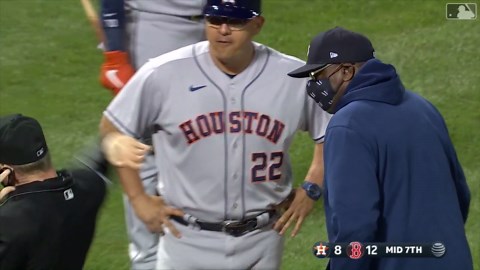 Dusty Baker es expulsado