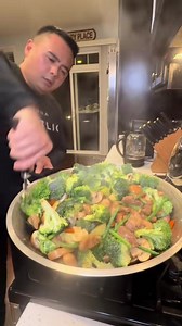 🥬🍗 Classic Filipino Chopsuey 🦐🥚 One of the best ways to enjoy your vegetables! This Classic Filipino Chopsuey is loaded with tender chicken, juicy shrimp, quail eggs, and colorful vegetables, all coated in a rich and savory oyster sauce. It’s a simple, satisfying meal that’s perfect for lunch or dinner. Serve it hot with steamed rice and enjoy! Ingredients: * 2 tbsp cooking oil * 6 cloves garlic, minced * 1 medium onion, sliced * 1 lb boneless, skinless chicken thighs or chicken breast, cut