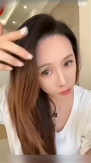 💇‍♀️ 【Quick Touch-Up Hair Color Pen】Instant coverage in one stroke—solve gray hair embarrassment in 10 seconds! ✨ Portable pen design for on-the-go touch-ups—no last-minute panic before dates! 🎨 Black/chestnut brown shades available for precise root and temple coverage that looks natural, not obvious! 🌿 Plant-based formula washes out easily with water—a must-have lazy girl essential! | Laveberry