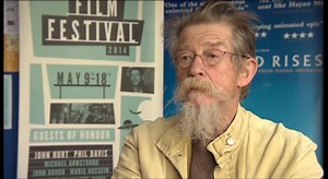 JOHN HURT: the Derbyshire-born film star talks about Harry Potter, Dr Who and his pride in Derbyshire. An extended version of our interview with the Alien star - Navtej Johal met John Hurt at this week's Derby Film Festival. | BBC Nottingham