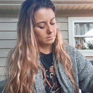 1.1K views | Today's podcast was  Wanna stop having the "bare minimum" friendships?! I have a free support group of BAD AYYYEEE BABES. You belong here too. www.facebook.com/groups/thesweatlifewithsarah | Sarah Placencia | Facebook