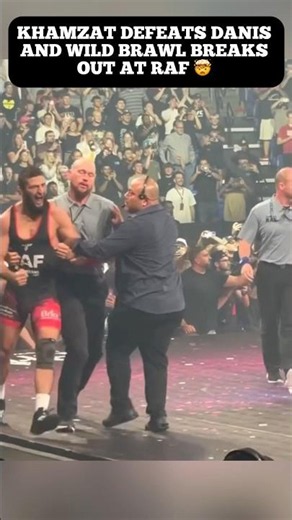 Khamzat Chimaev and Dillon Danis’s wrestling match ends in WILD scene at RAF 😳