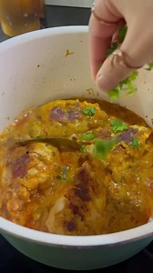 Mughlai Chicken Curry- Chicken Cooked In A Rich & Creamy Cashew Nuts, Poppy Seeds, Saffron, Yogurt Gravy. Absolutely finger licking delicious. Enjoy with Naan, Chapati or Basmati Rice. 👇Ingredients *For marinating chicken Bone-in Chicken- 4 to 8 pieces Kashmiri Chili powder- 1/2 tbsp Salt- 1 tsp Water- 2 tbsp Lemon juice- 2 tbsp *For making paste Cashew nuts- 20 Poppy seeds- 1 tbsp Cumin seeds- 1 tsp Water- ¼ cup *For making Gravy Ghee or oil- 2 tbsp Dried bay leaves- 2 Whole cardamom- 2 Whole 