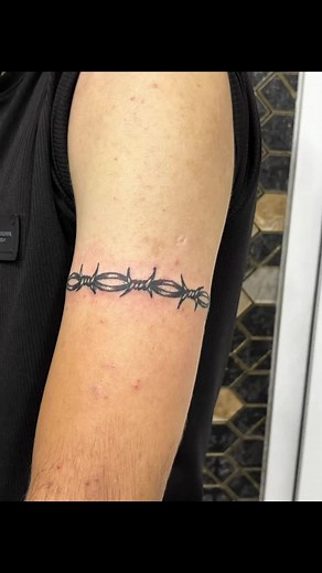 Tikanlı Məftil Tattoo: Azadlıq və Mübarizə Simvolu