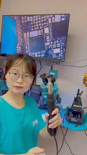 RF-H7 Hot Air Station High definition touch screen display Power: Air gun 600W/soldering iron 50W Air gun temperature: 150-500 ℃ soldering iron temperature: 150-500 ℃ Ceramic heating element sensor abnormal prompt Sleep function wa.me/ 8613670543800 Wechat：13670543800 #rf4 #RF4tools #kailiwei #youtools #repair #tools #solderingstation #multimeter #microscope #glue #phone #phonerepairtools #phonefixtools #appleiphone #smartphonerepairtools #lasermachine #reworkstation #iphonerepairtool #precision