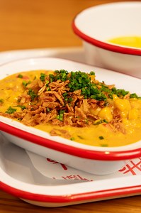 New month = new specials 👀 Say hello to: -Spiced Creamed Corn -The Zinger Burger : Southern fried chicken with our secret seasoning, Hatch hot sauce, crispy homemade rosti, cheese, bacon, lettuce & mayo. Only here for a limited time – come get stuck in. #HatchStreetFood #HatchNewcastle #StreetFood #FoodNI #FoodIre | The Hatch