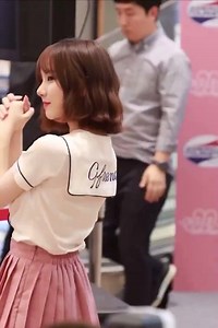 this fansign blessed us with the cutest eunha fancam 💕 #EUNHA #JUNGEUNBI #GFRIEND | Gfriend - Eunha Galaxy