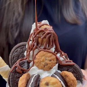 Solo un emoji describe esto 🤤 y así se van a quedar cuando la prueben. 👇Hoy tenemos DOMICILIOS en todas nuestras sedes, pueden pedir a nuestros números propios o por las apps. domicilios.com, Rappi, o Ifood. . Bogotá 🍔Castilla: 3116920160 🍔Usme:3116920160 🍔suba: 302 3240008 . Bucaramanga y Floridablanca: 3007712078 . 🍔Garzón : 3113957083 . Pereira: 3183920423 . Duitama Boyacá: 3132509866 . Marsella Risaralda: 3148769286 . 🍔Cerrito : 3202535138 . 🍔Palmira: 3003892439 . Popayán: 30437