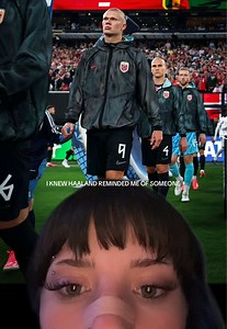 you CANT tell me they don’t look EXACTLY alike… #fifaworldcup #haaland #erlinghaaland #biggynorris #norrisnuts @biggynorris @Erling Haaland @FIFA World Cup @Norris Nuts