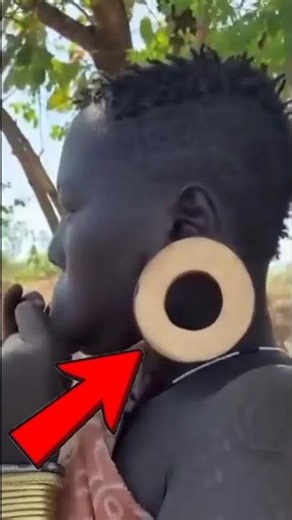 Biggest ears hole in the world😨