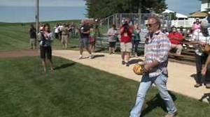 Kevin Costner visits Field of Dreams for movie’s 25th anniversary
