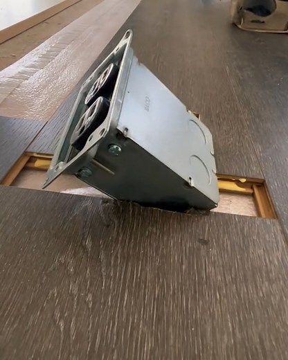 181K views · 198 reactions | The guide on how to install a floor outlet! | MetDaan DIY | Facebook