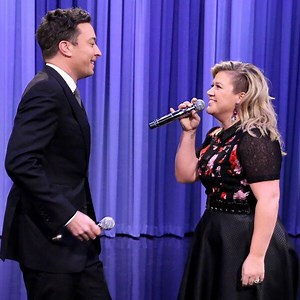 Kelly Clarkson and Jimmy Fallon Sing History of Duets